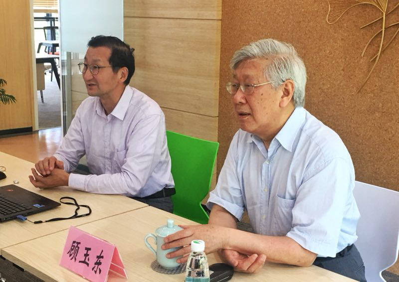 bat365正版唯一官网名誉教授顾玉东院士莅临bat365正版唯一官网与师生交流